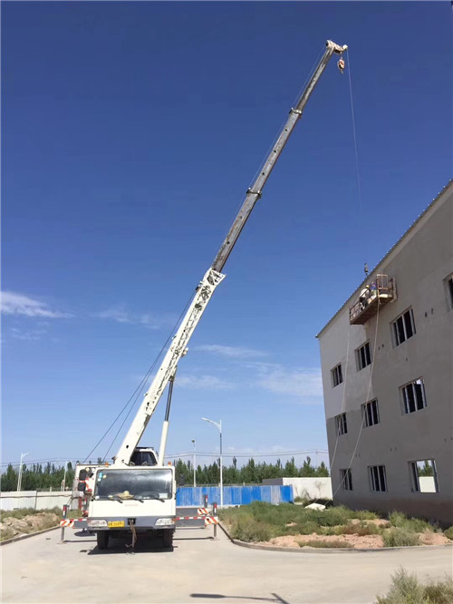 池州市“轻装强干”—— 吊车的 “轻量化臂架” 技术